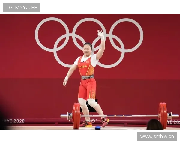 廖秋云训练完顺手拎走两袋蛋白粉，这消费习惯真不是普通人能跟的